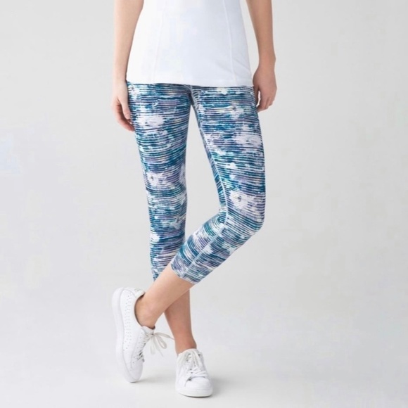 Lululemon True Self Crop II Blurry Belle Multi - Picture 1 of 12